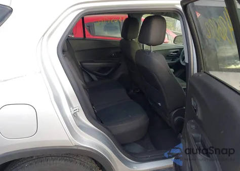 2020 Chevrolet Trax Fwd Ls z USA, uszkodzony, nr VIN KL7CJKSB3LB329527